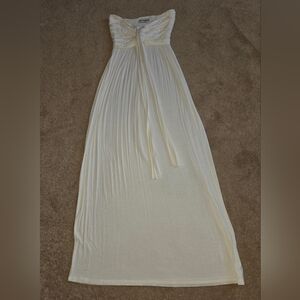 Type Z Strapless White Dress